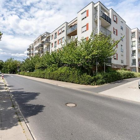 Cozy Apartment Karpia 17 With Terrace In Poznan By Noclegi Renters Exterior foto